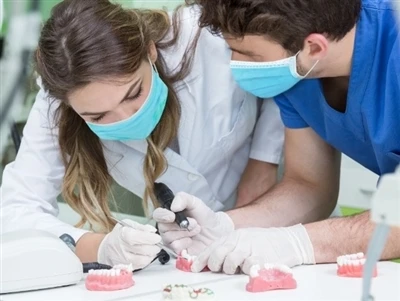 Local Dental Lab vs Overseas Dental Lab: Which Is Better for Your Practice?